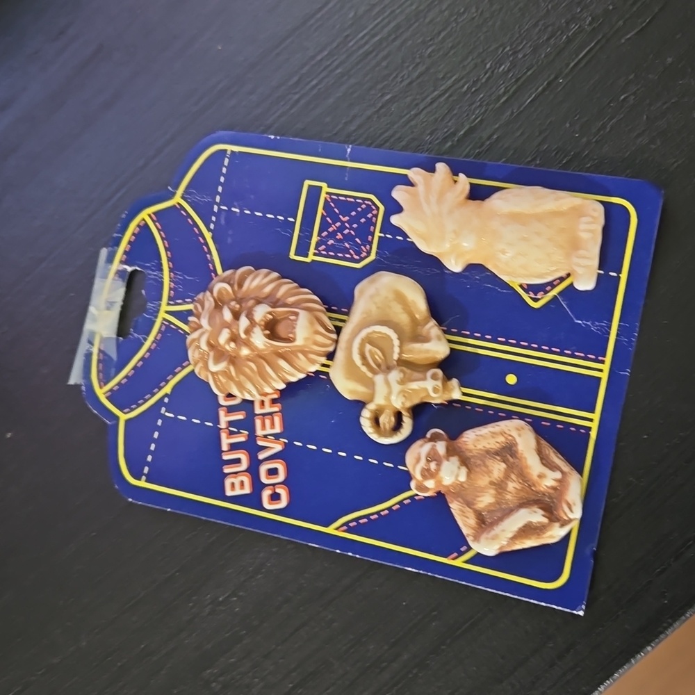 VINTAGE WOOLWORTH BUTTON COVERS.   #6425